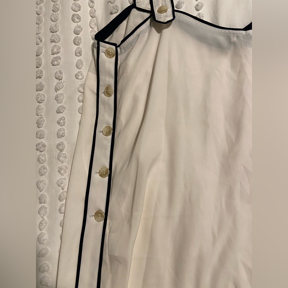 Court & Rowe Button Tank - Picture 3 of 6
